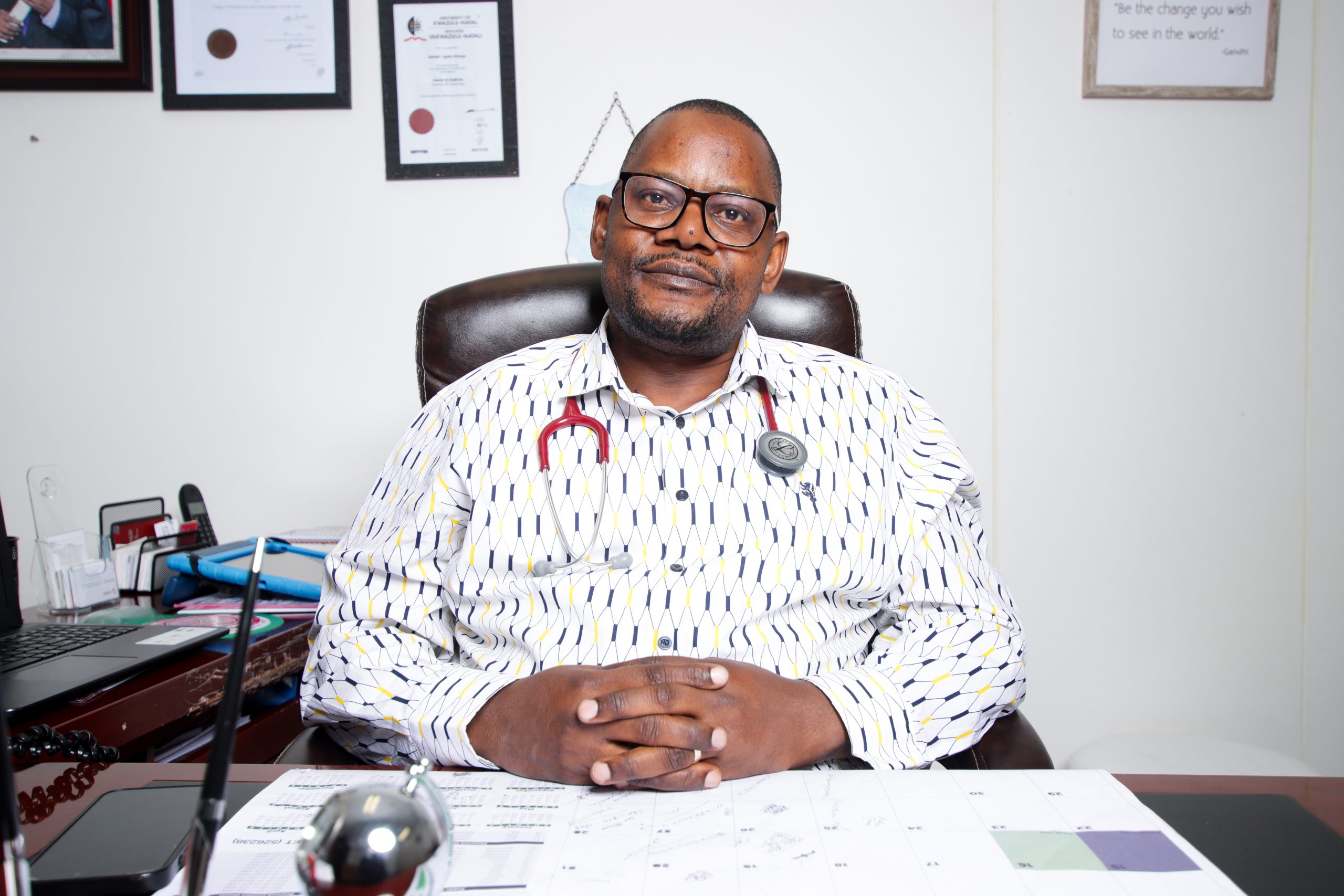 Dr Muruya - Specialist Gynaecologist & Obstetrician